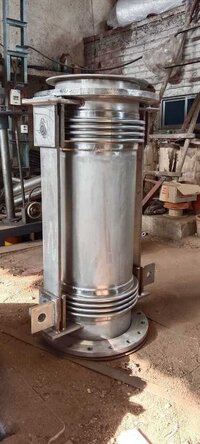 hinge expansion joint