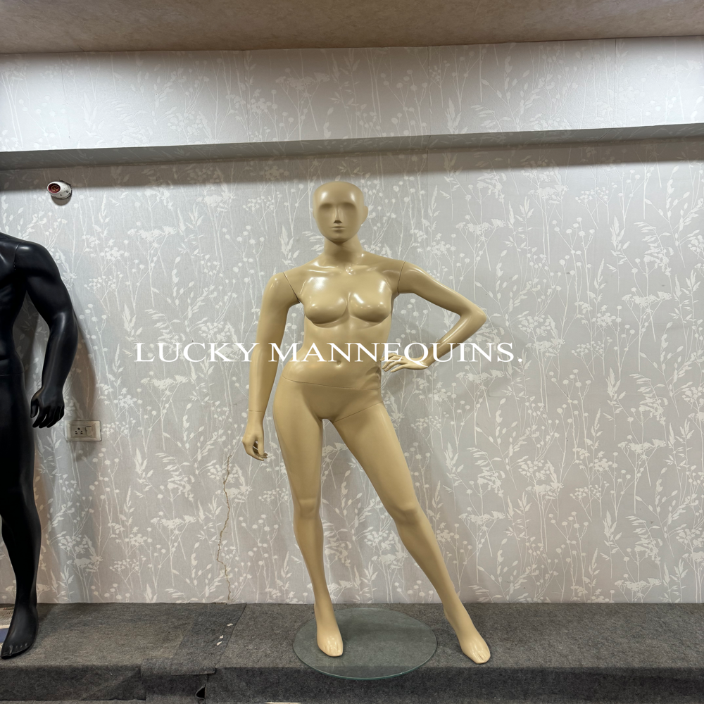 Female Mannequins - Design: Fashionable