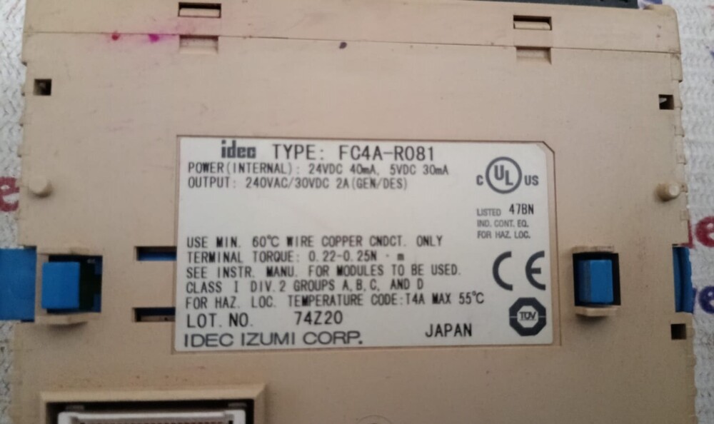 IDEC FC4A-R081 PLC