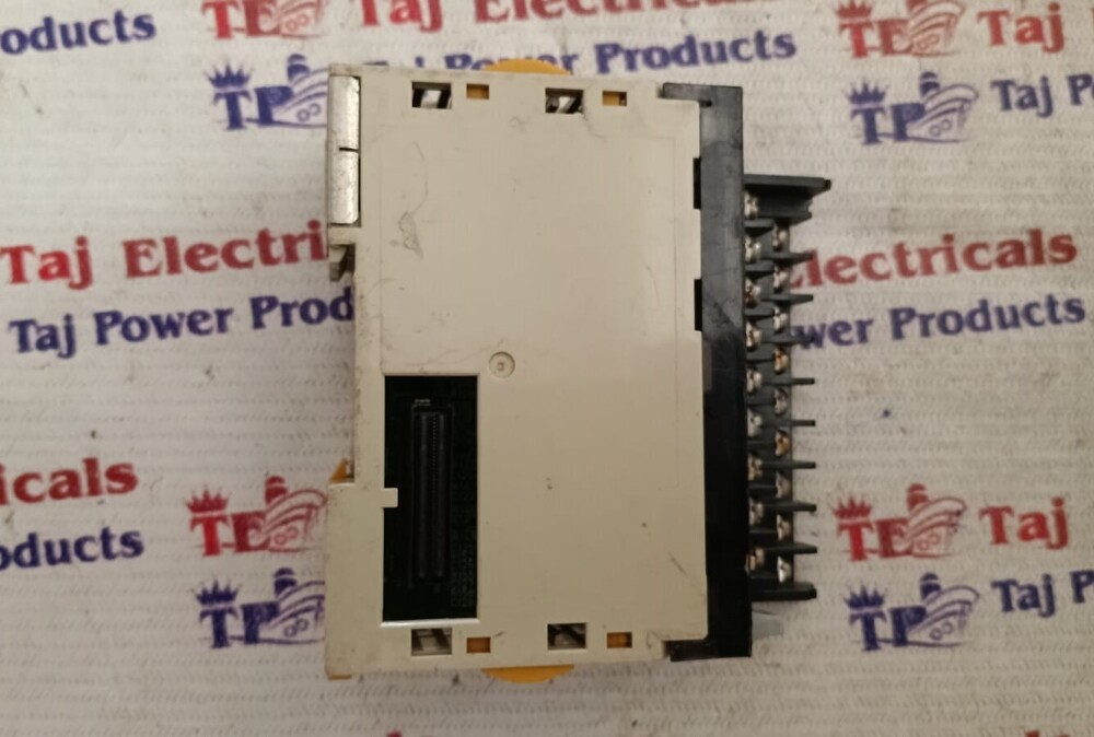 OMRON CJ1W-ID211 PLC