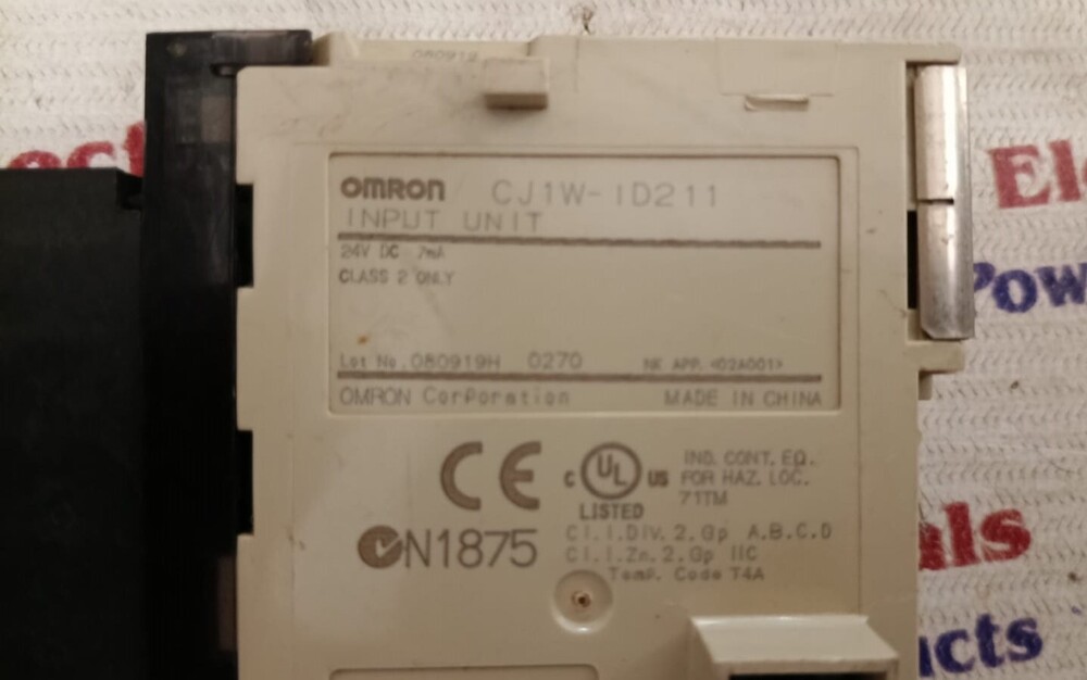 OMRON CJ1W-ID211 PLC