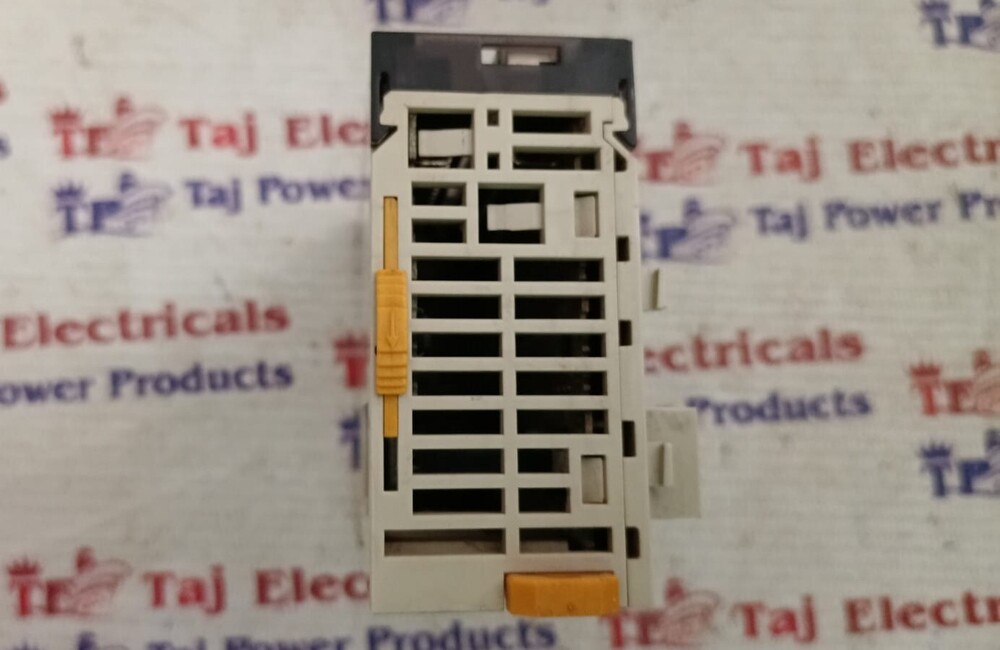 OMRON CJ1W-ID261 PLC