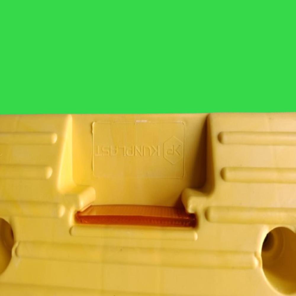 500x350x50mm Plastic Speed Breaker
