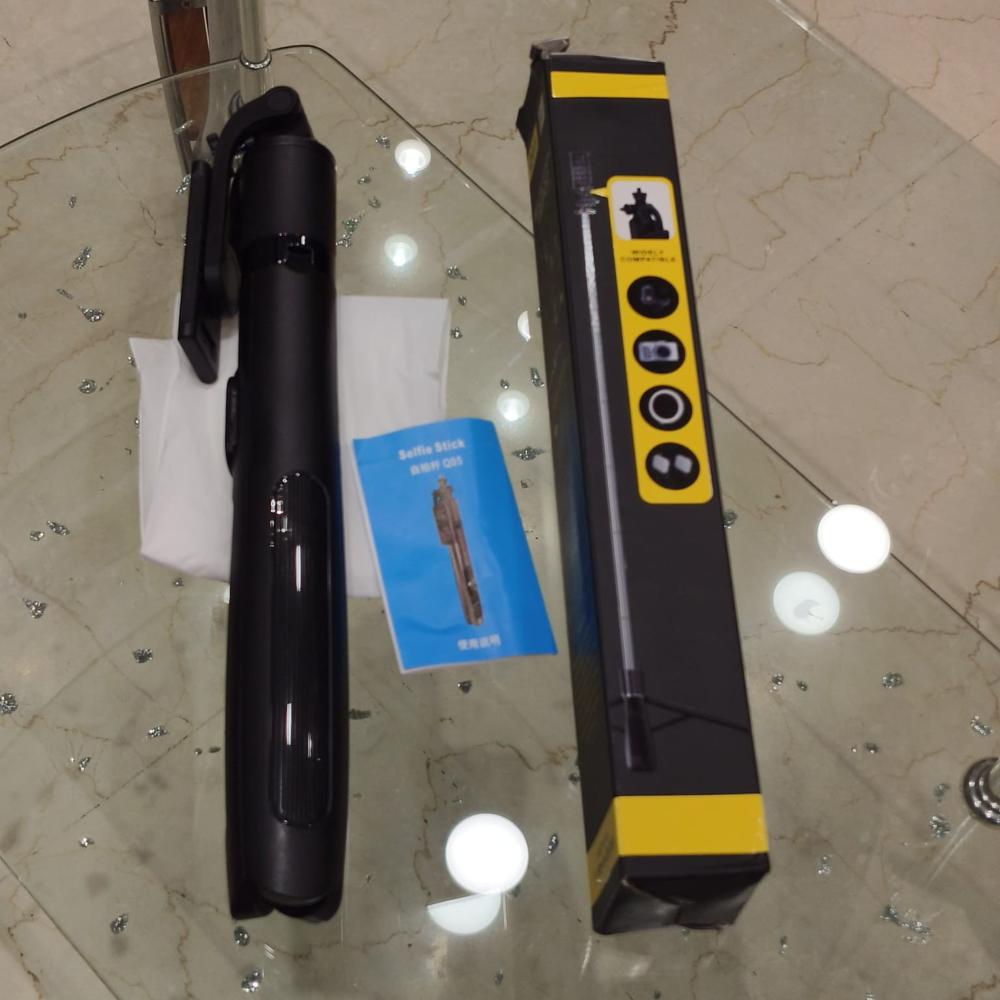 Q05 Selfie Stick With Tripod Stand - Body Material: Abs+ Stainless Steel