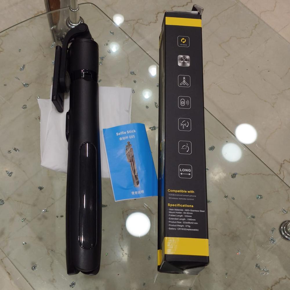 Q05 Selfie Stick With Tripod Stand - Body Material: Abs+ Stainless Steel