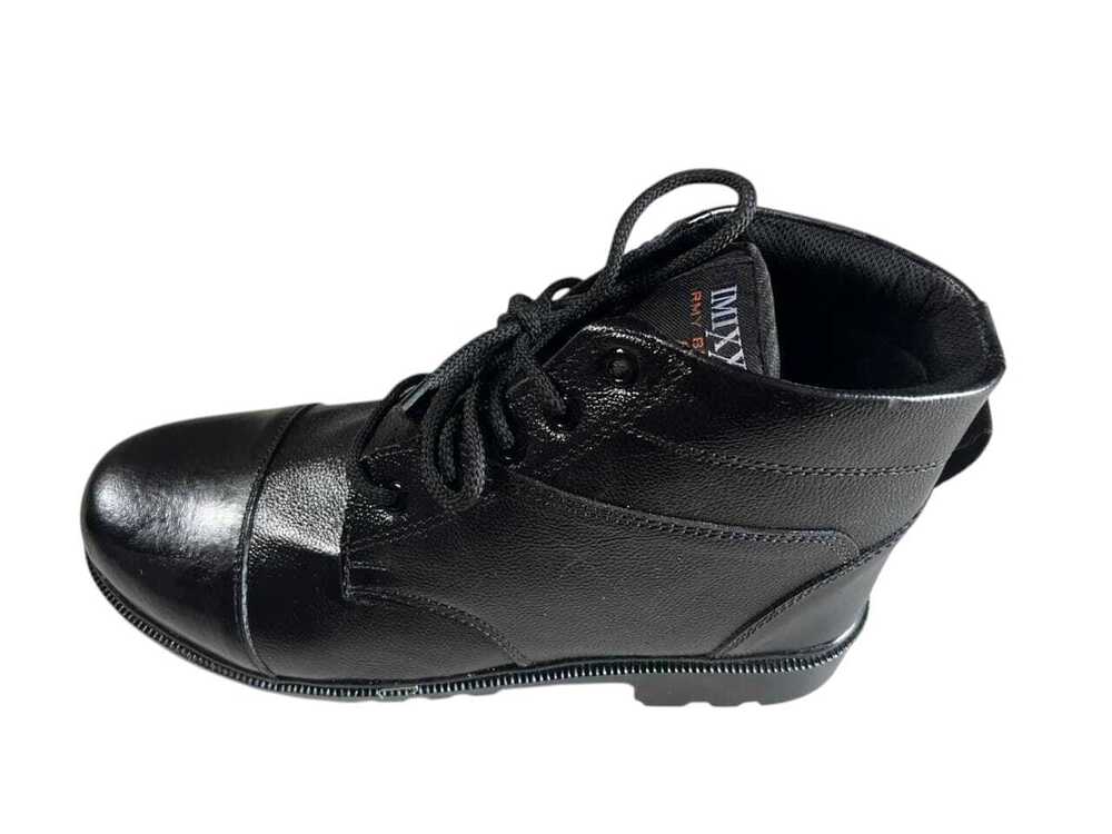 Short Dms Shoes - Color: Black