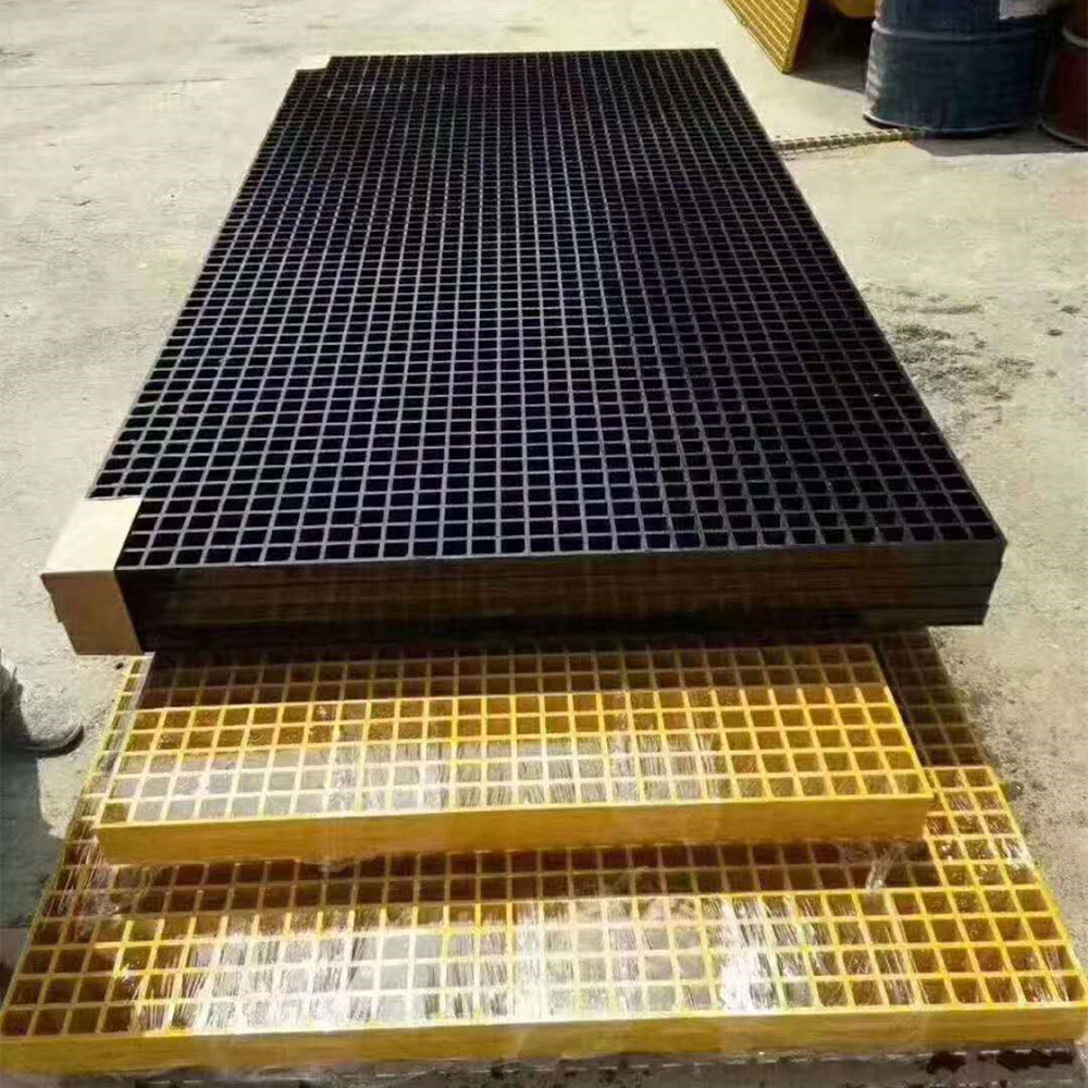 Molded FRP grating