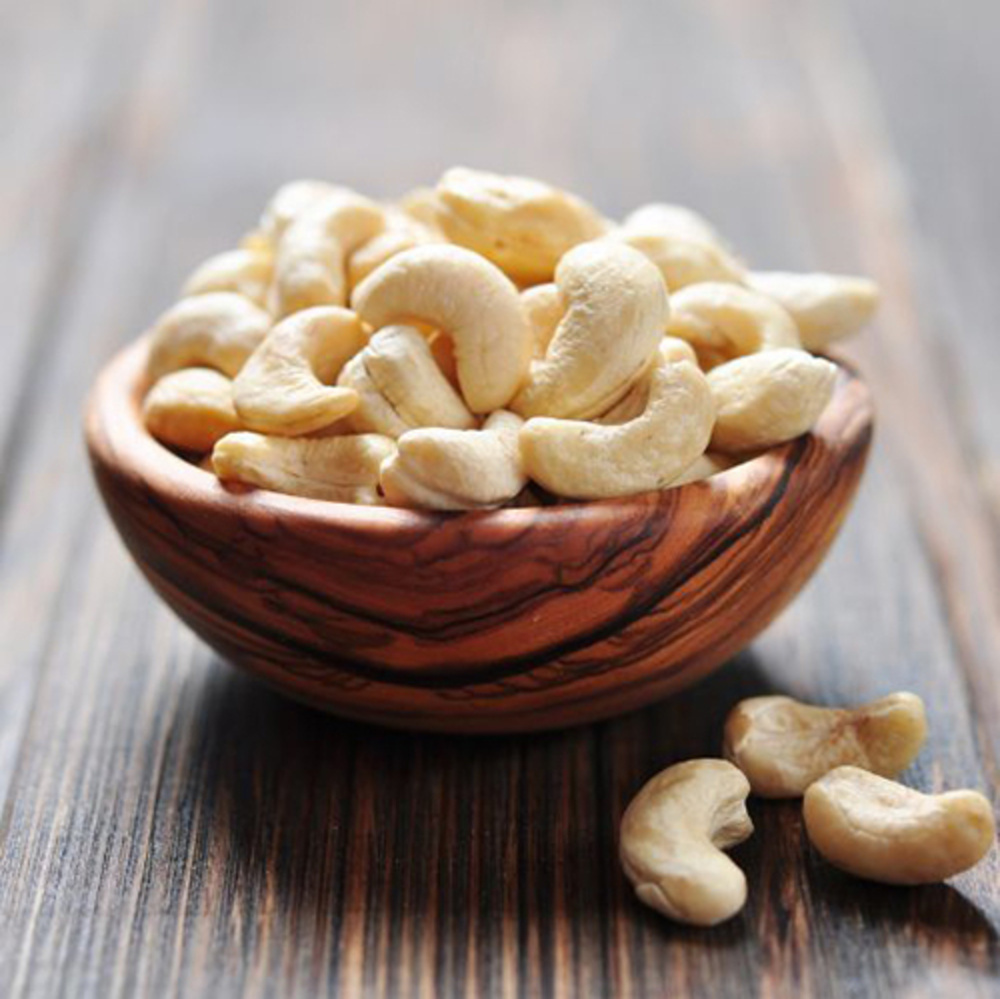 W320 Cashew Nuts - Natural Shape Nil Moisture White Color | Exceptional Culinary Versatility for Snacking Cooking and Baking