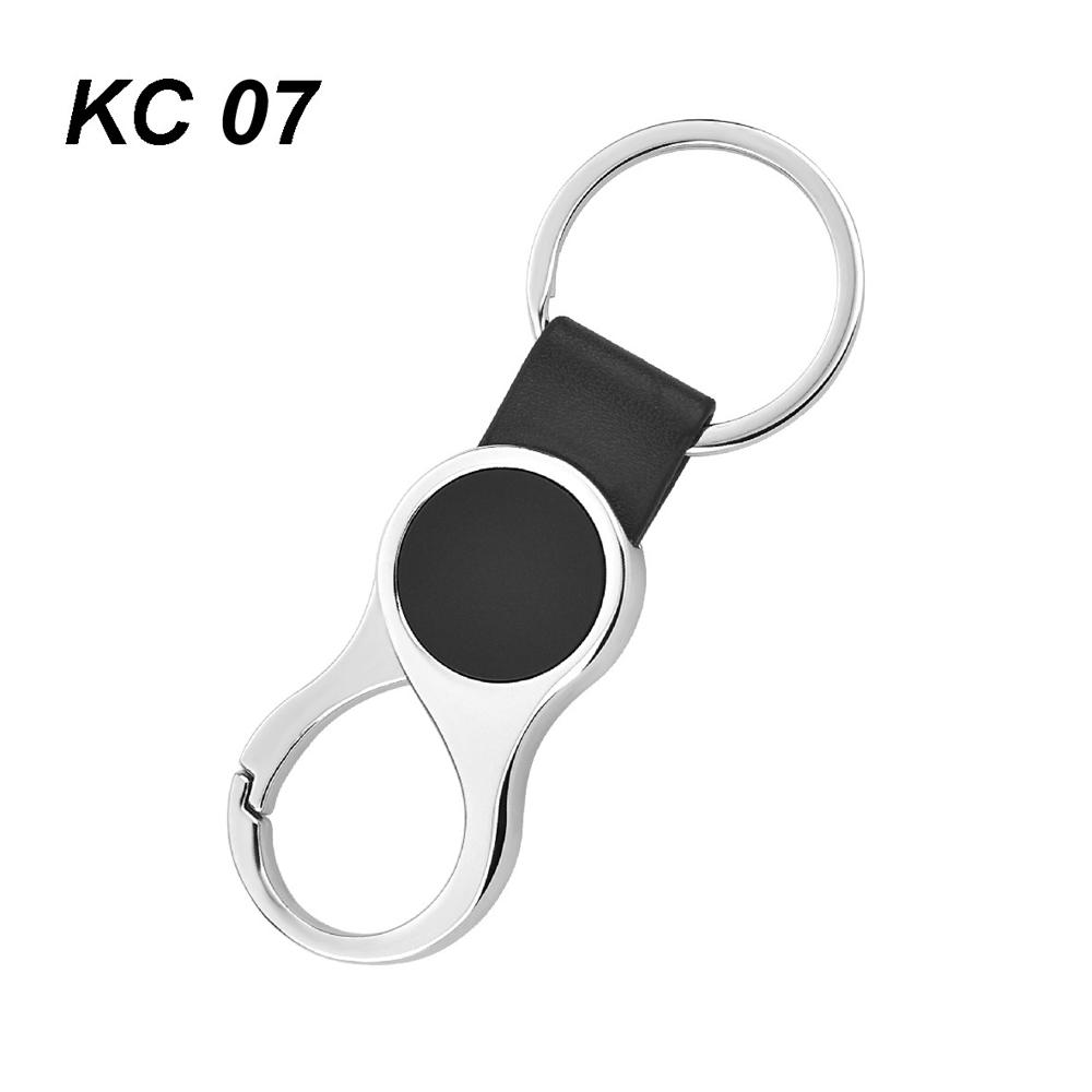 METAL & LEATHER KEYCHAIN