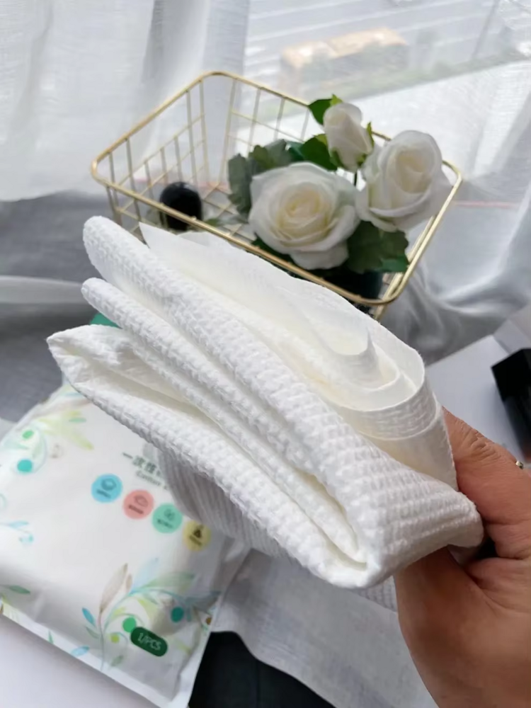 DISPOSABLE BATH TOWEL