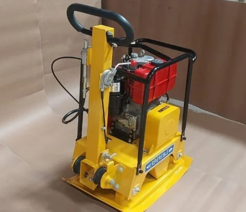 Plate Compactor Reversible With Greaves Engine - Color: Yellow