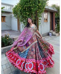 Stunnimg designer embroidery choli