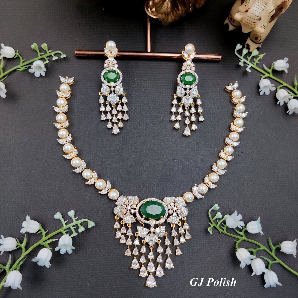 Classic beauty AD Necklace