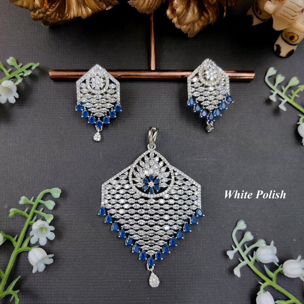 Elegant adornment AD Pendant