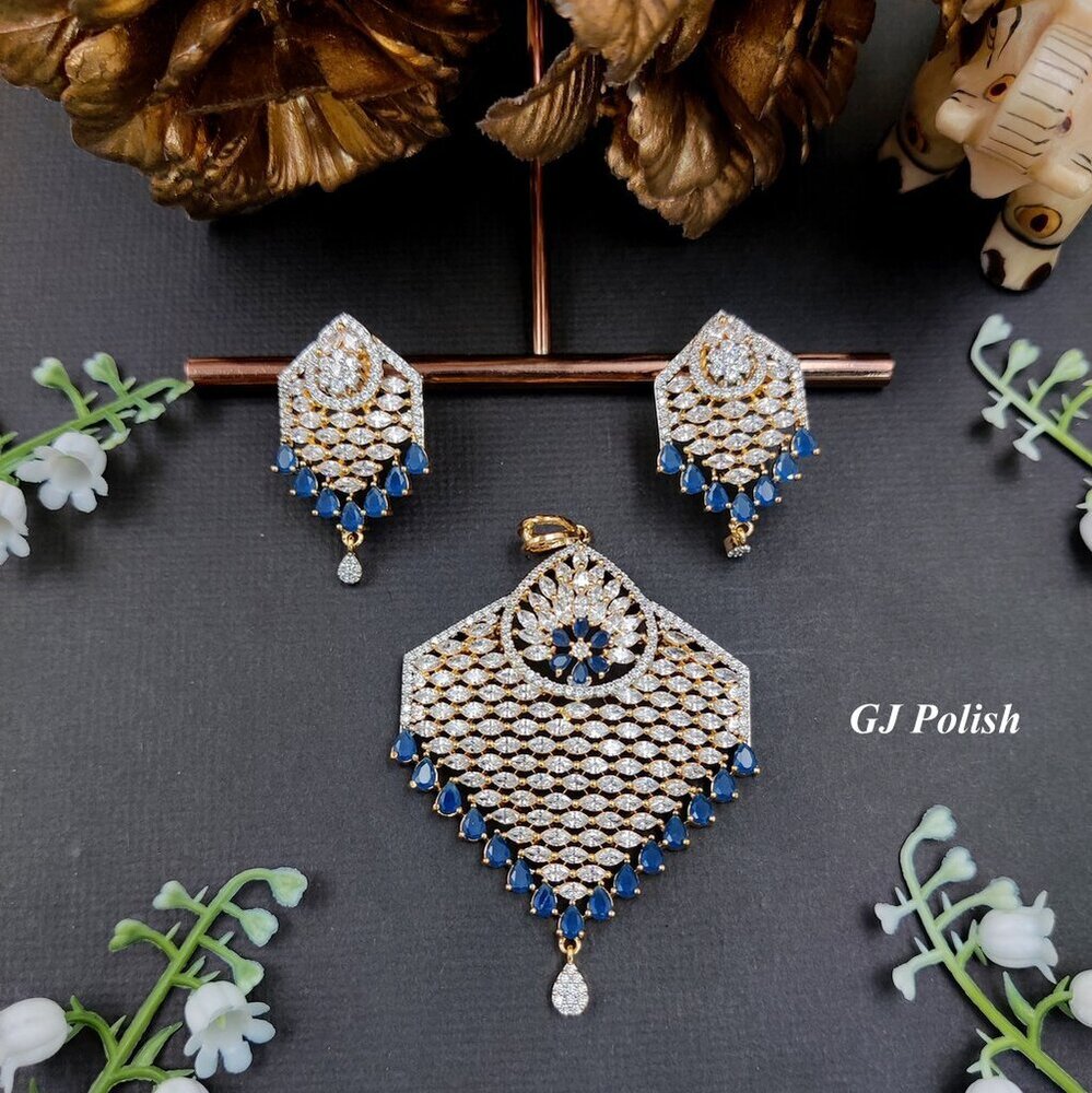 Elegant adornment AD Pendant