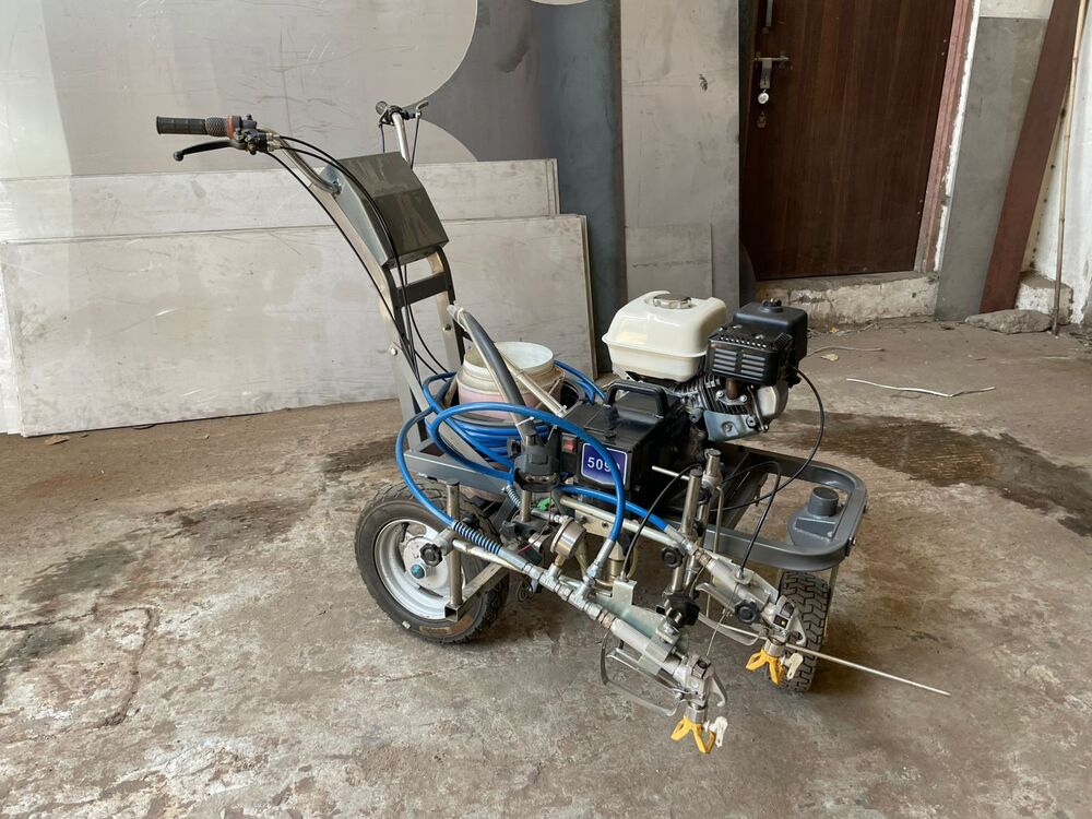Cold paint road marking machine