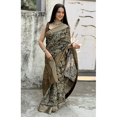 Dola Silk Gala Rich Pallu-Et-2215 Designer Printed Saree - Color: Multicolor