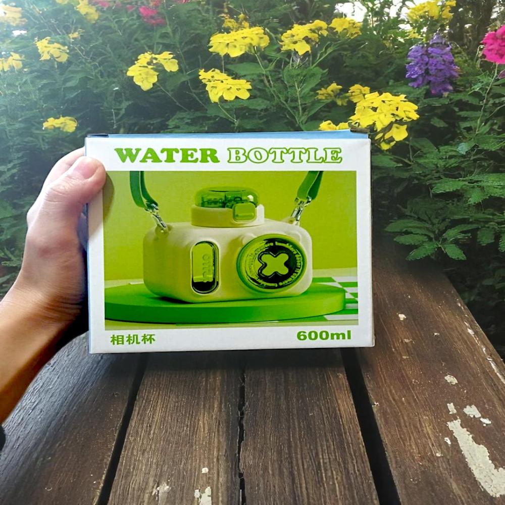 Retro Camera Water Bottle - Color: Multicolour
