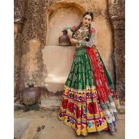 WOMEN NAVARATRI LAHENGA CHOLI