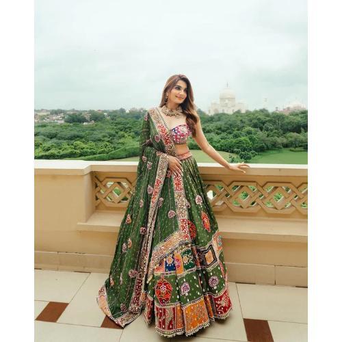 WOMEN NAVARATRI LAHENGA CHOLI