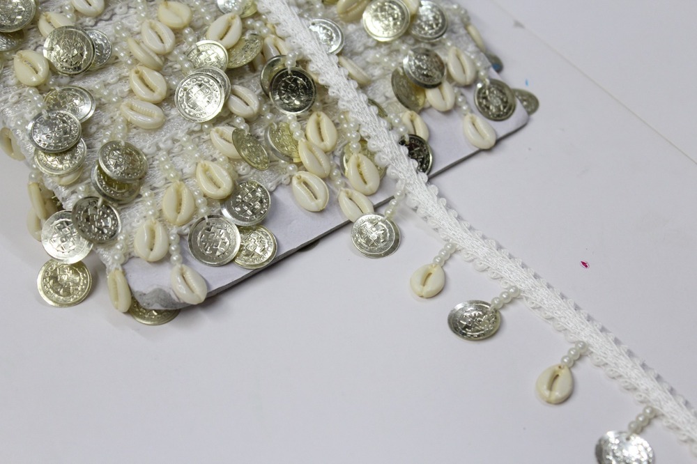 Latkan Kodi Coine Lace