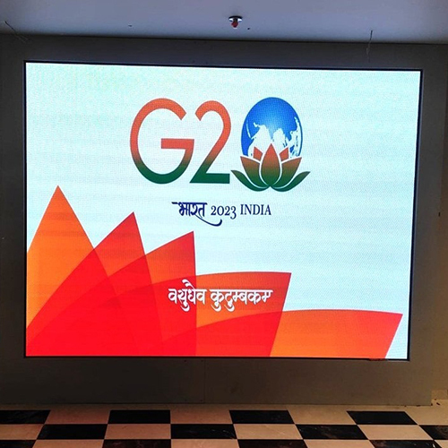 P4 Screen Display - Input Voltage: 220-240 Volt (V)