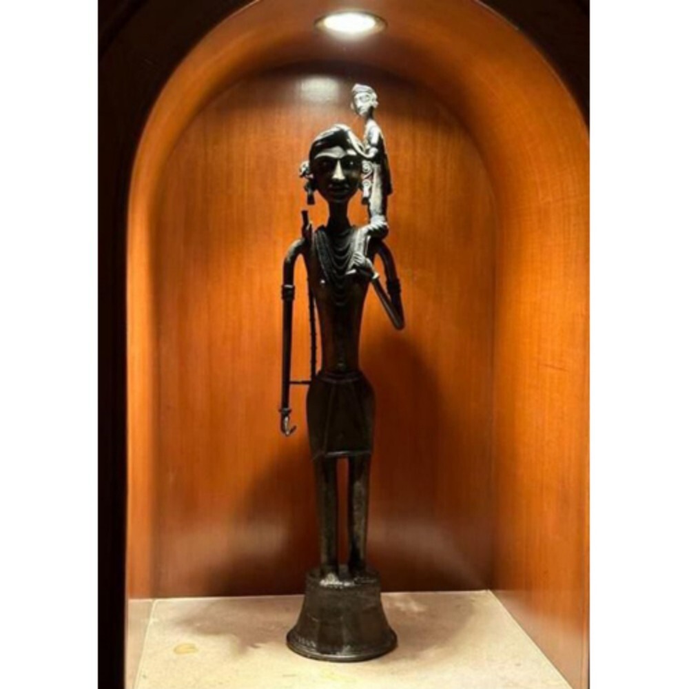 Brass Sculpture Of One Standing Figures - Features: Waterproof