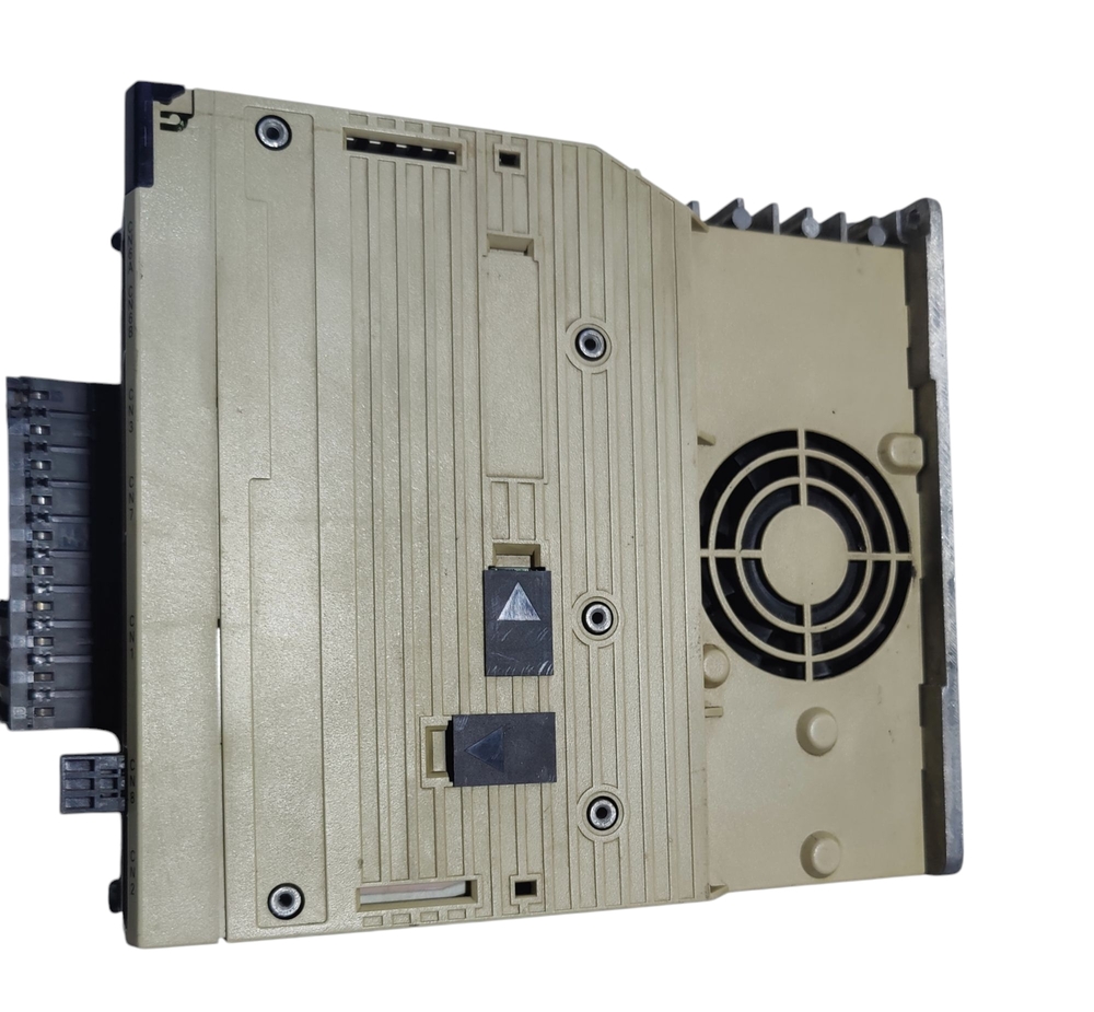 Yaskawa Servo Sgdv-5r5a21a - Color: Gray