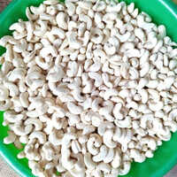 उच्च गुणवत्ता वाले काजू