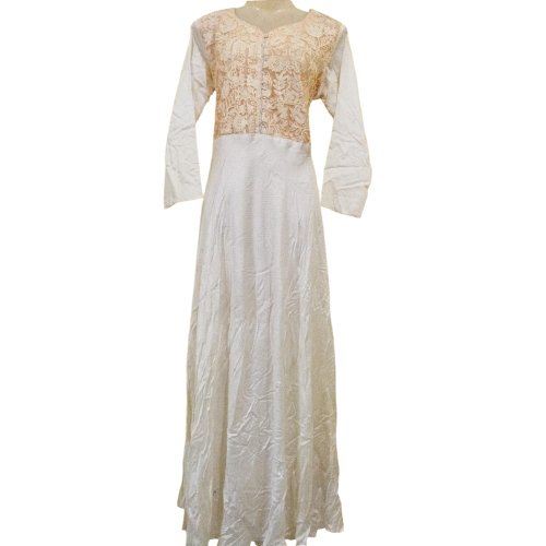 महिलाओं का सफेद गाउन