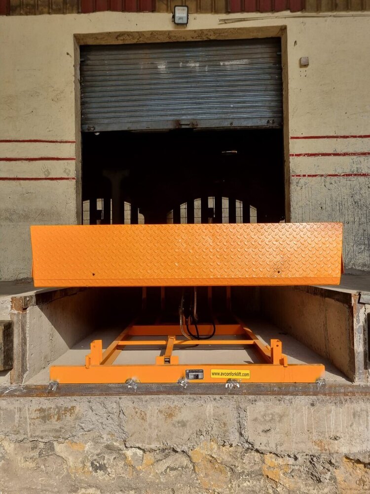 Hydraulic Dock Leveler - Attributes: Easy To Operate