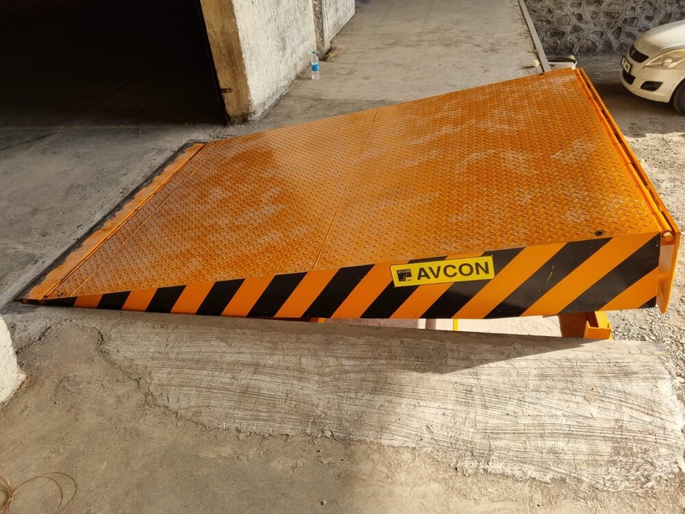 Hydraulic Dock Leveler - Attributes: Easy To Operate