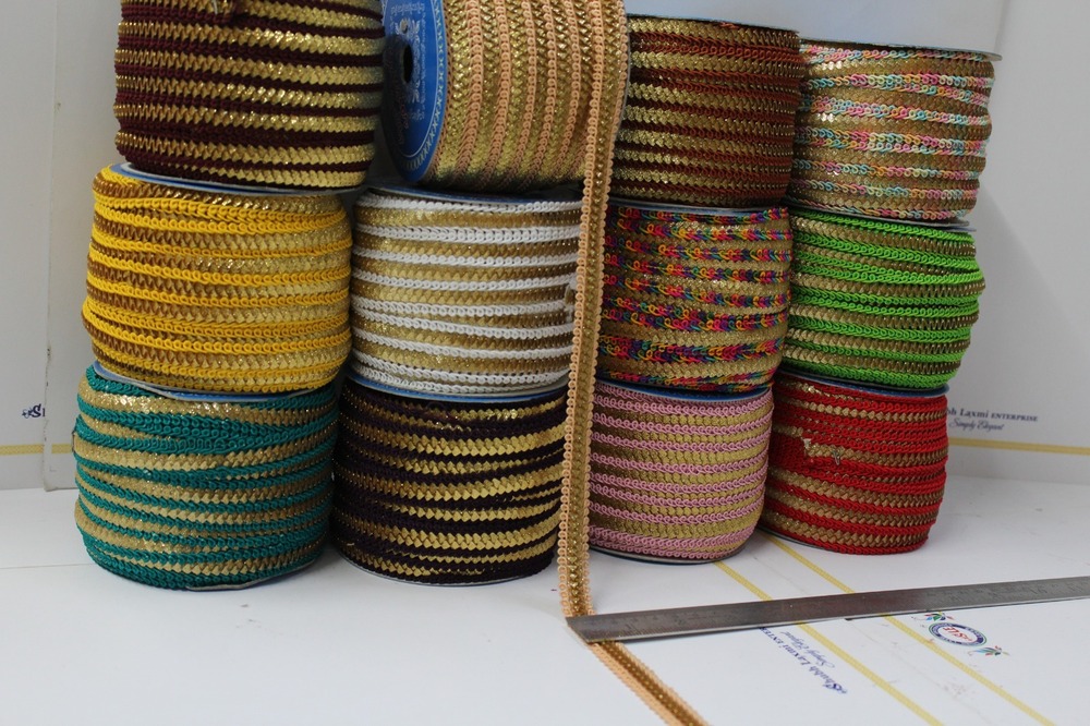 Fancy Roll Laces