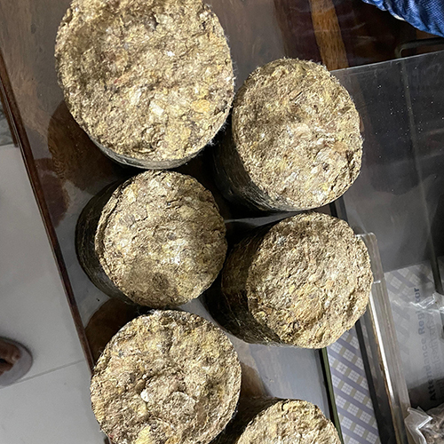 90mm Groundnut Briquettes