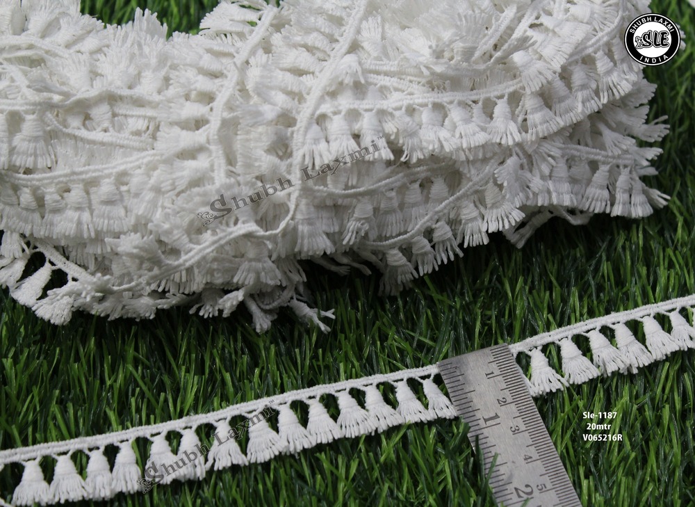 White Colour Polyester Jhalar Lace