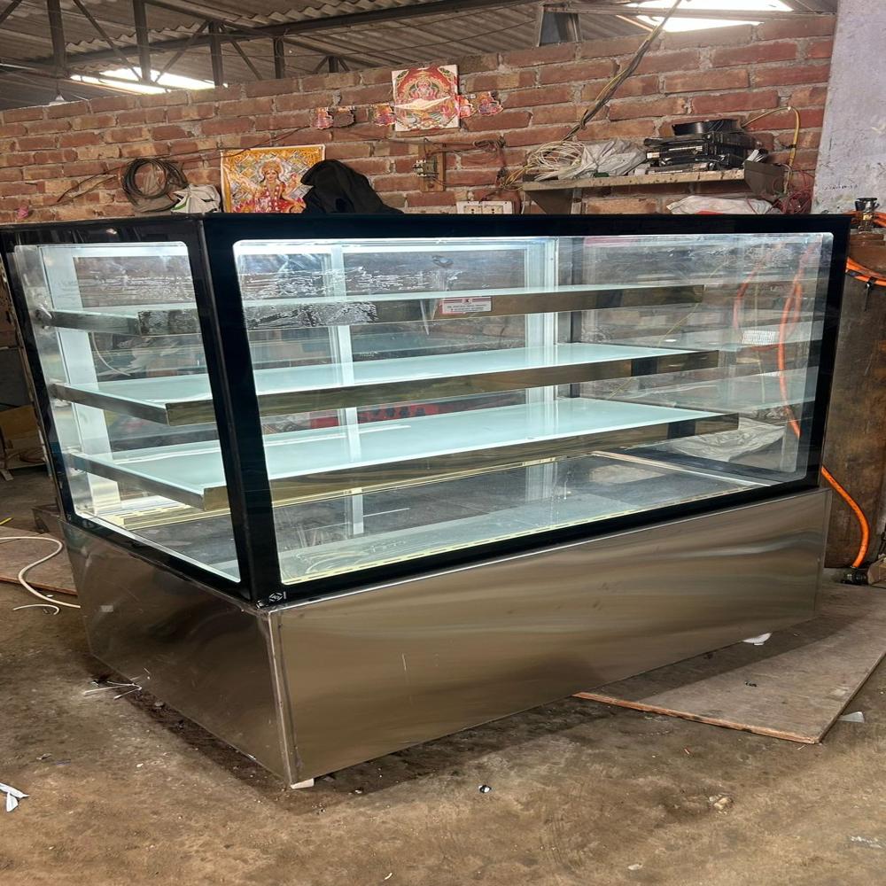 Cake Display Counter - Color: Silver
