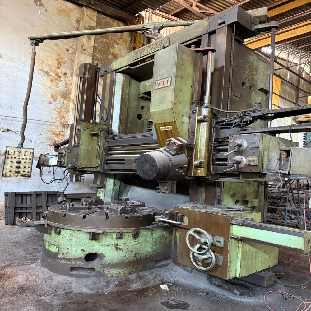 Vertical Turret Lathe Machine