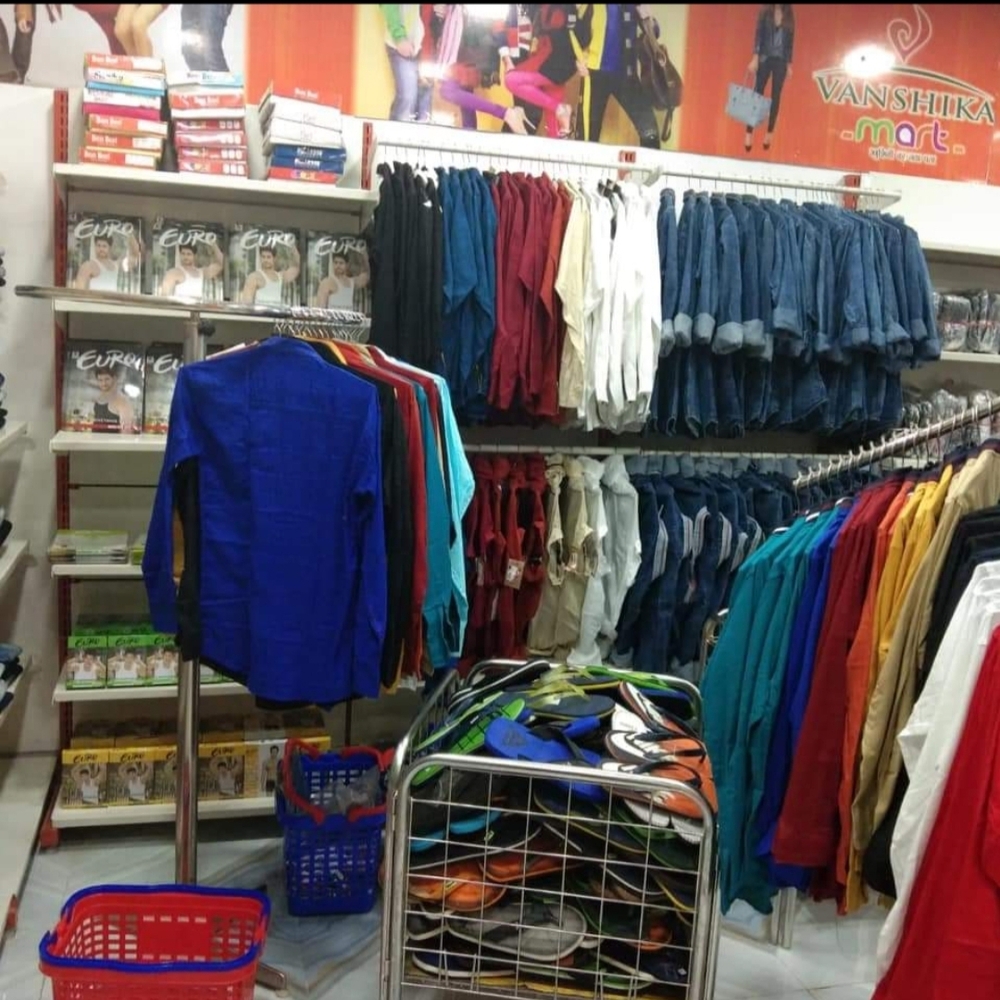 Garment Display Rack - Steel, 7 Feet Height, 36x15 Inches, Customized Color Options | Heavy-duty, Multi-layer, Single-sided Shelves, Powder Coated