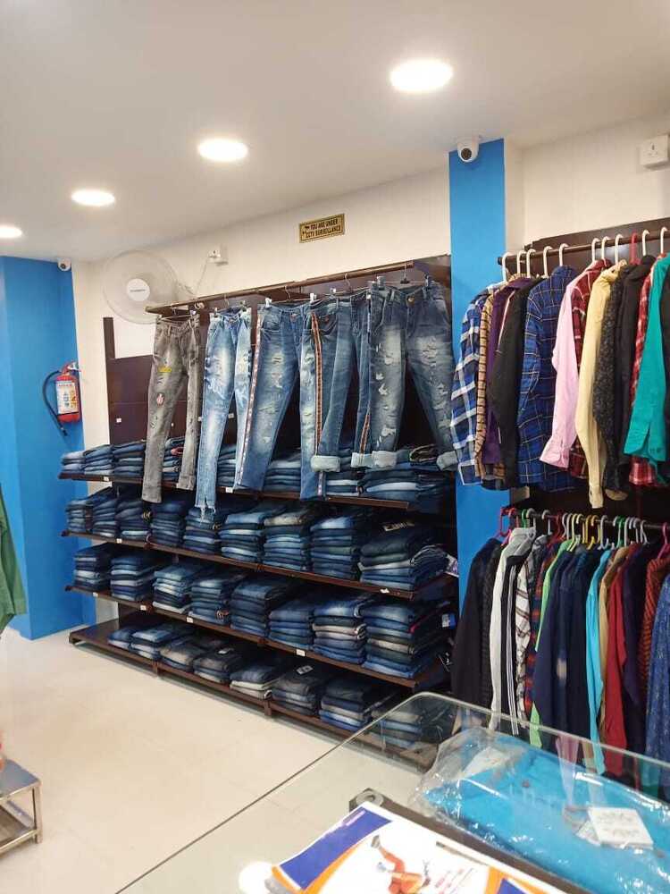 Garment Display Rack - Steel, 7 Feet Height, 36x15 Inches, Customized Color Options | Heavy-duty, Multi-layer, Single-sided Shelves, Powder Coated