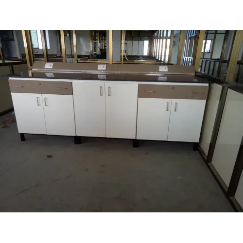 Modular Cleanroom Furniture - Application: Lab
