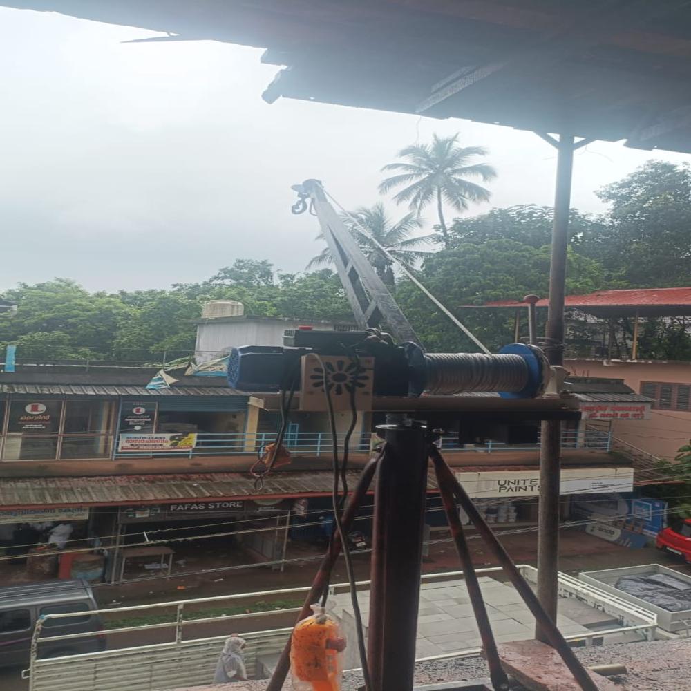 Monkey Crane Lift