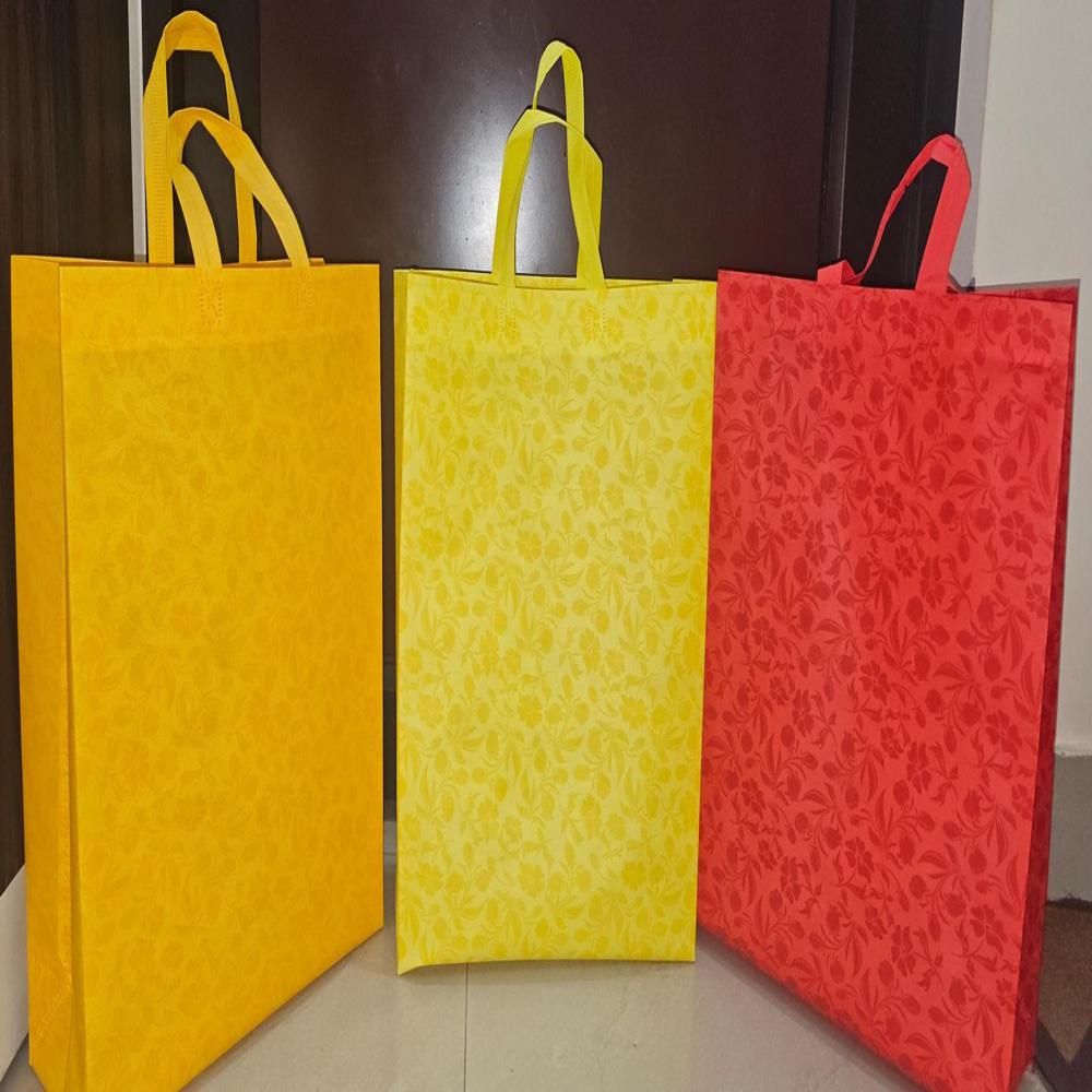 Non Woven Bag Making Machine - Non-woven Fabric Rolls, Roller Width 1.25m, Speed 40-120 Pcs/min, Pink And White Color, 1-year Warranty