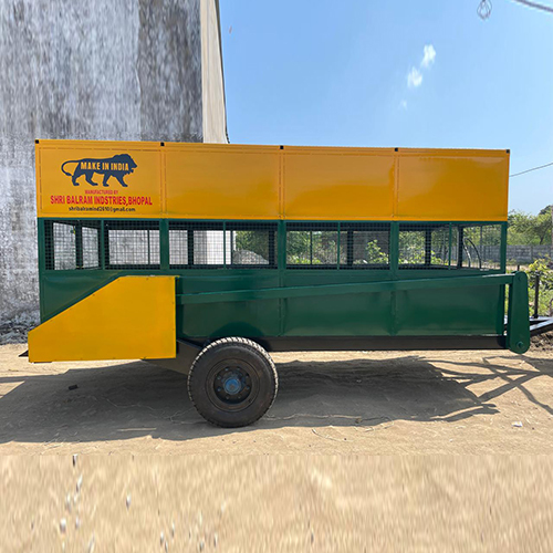 Cattle Catcher Hydraulic Trolly Mounted - Material: Iron