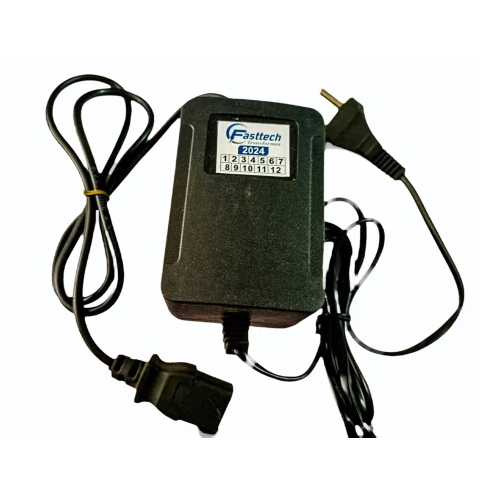 2Amp Adaptor - Color: Black