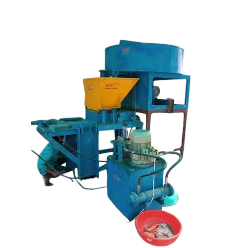 Semi Automatic 4 Bricks Machine - Capacity: 550 Pcs/hr