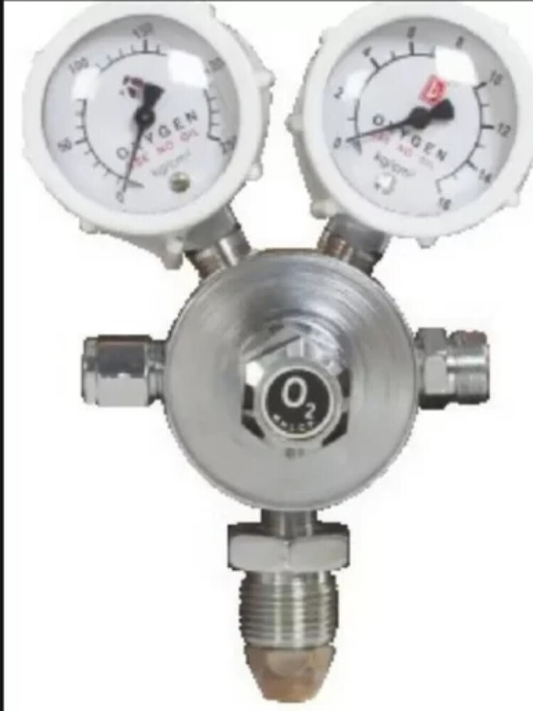 DOUBLE STAGE OXYGEN REGULATOR WITH TUBE
