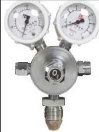 DOUBLE STAGE OXYGEN REGULATOR WITH TUBE