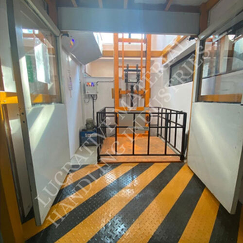 Hydraulic Vertical Lift