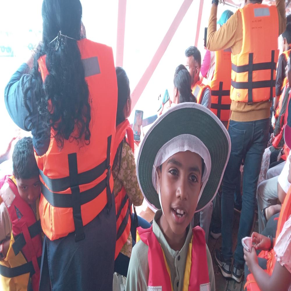  LIFE JACKET MARINA SWIMMING