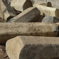 Basalt Blocks - Size: 150 Cm To 280 Cm X 60 Cm To 90 Cm